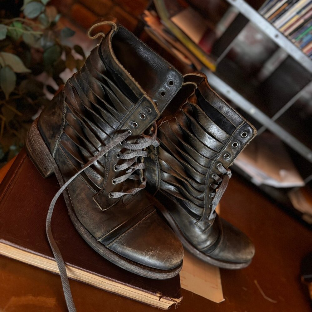 $1298 JOHN VARVATOS "Twisted" Leather KISS BOOTs sz. 10
